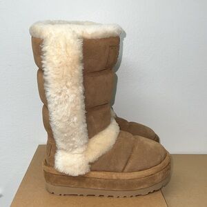 UGG CHILLAPEAK TALL